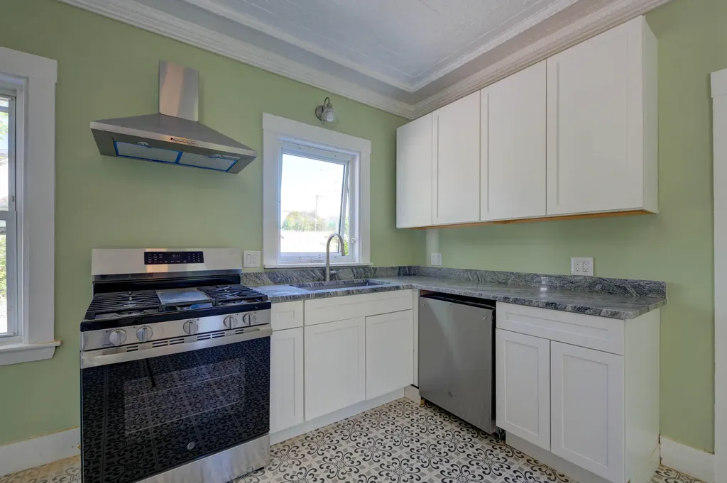 12 Middle Road Woolwich ME 04579