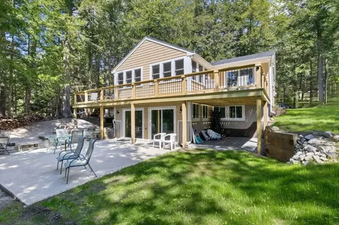 33 E Shore Drive Limerick ME 04048
