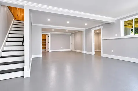 33 E Shore Drive Limerick ME 04048
