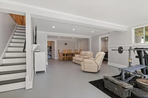 33 E Shore Drive Limerick ME 04048