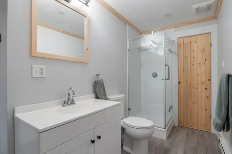 33 E Shore Drive Limerick ME 04048