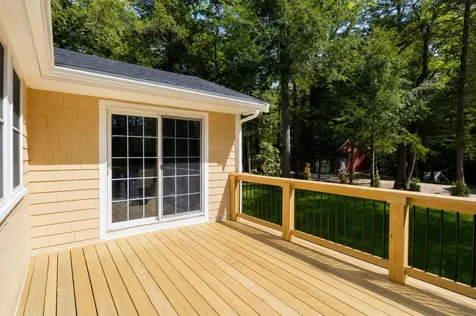 33 E Shore Drive Limerick ME 04048