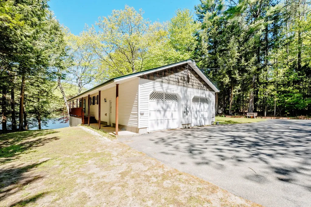 18 Briggs Lane Livermore ME 04253