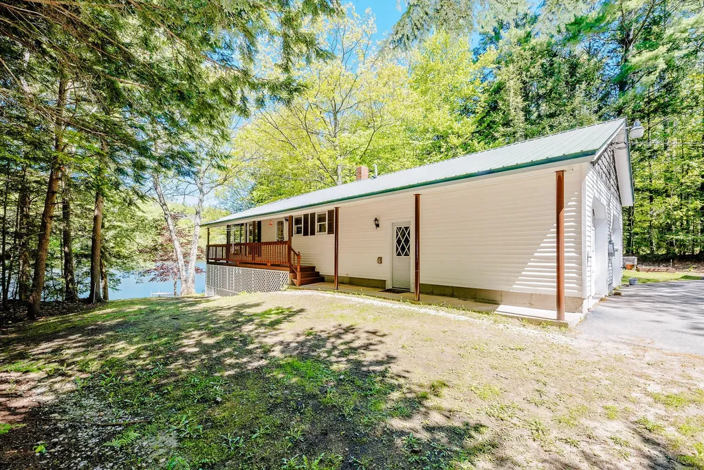18 Briggs Lane Livermore ME 04253
