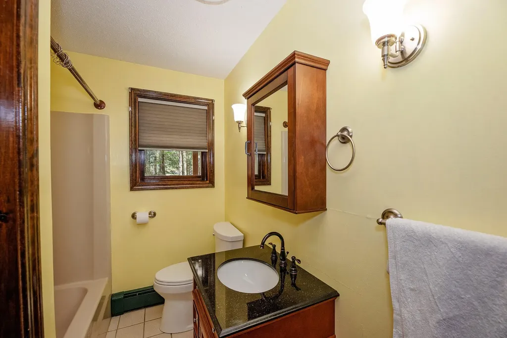 18 Briggs Lane Livermore ME 04253