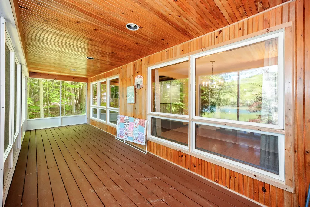 18 Briggs Lane Livermore ME 04253