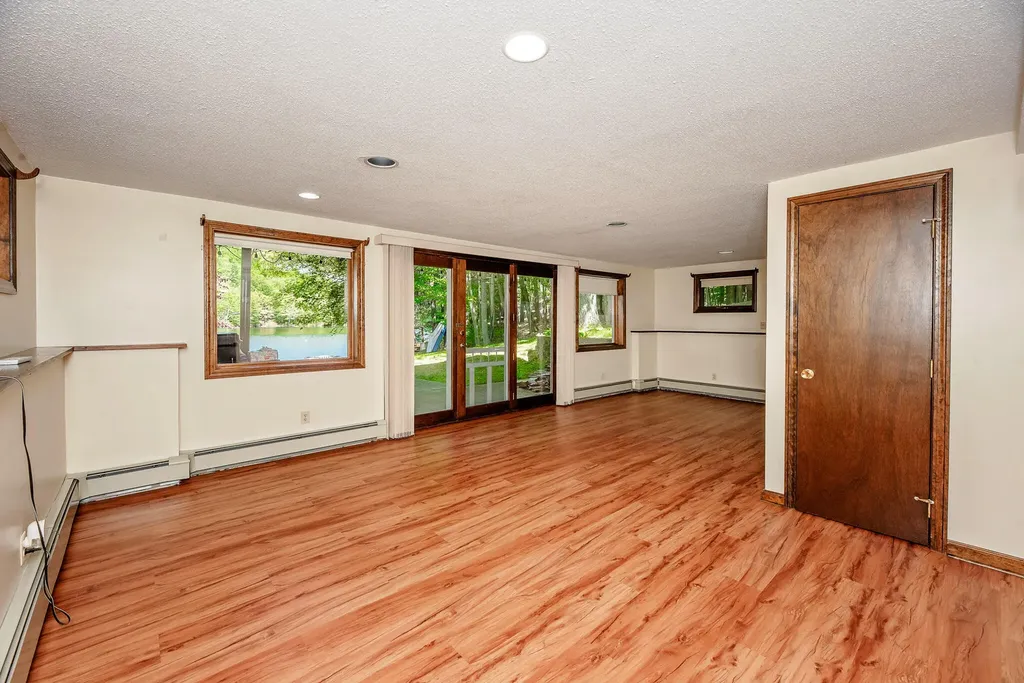 18 Briggs Lane Livermore ME 04253