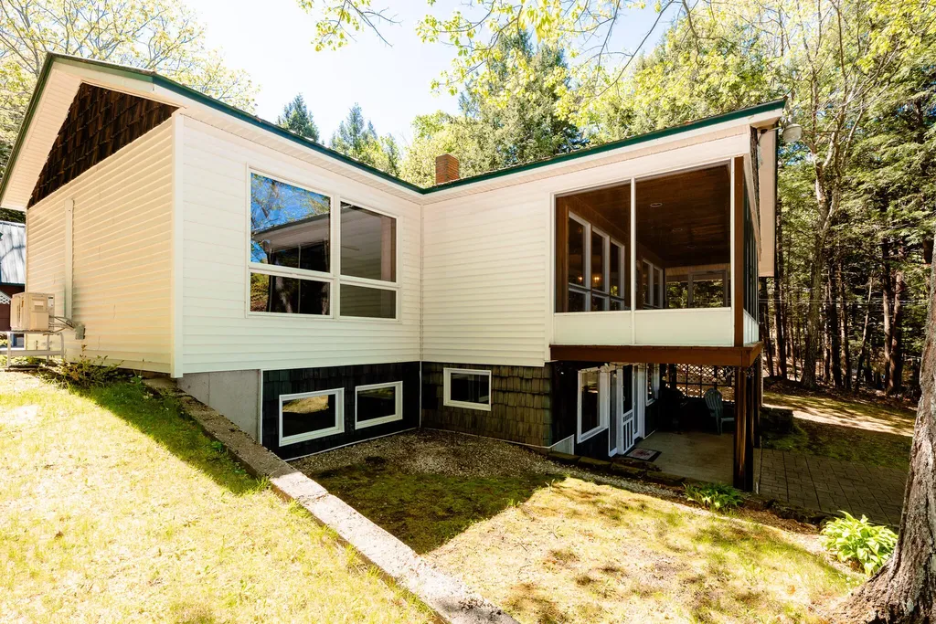 18 Briggs Lane Livermore ME 04253