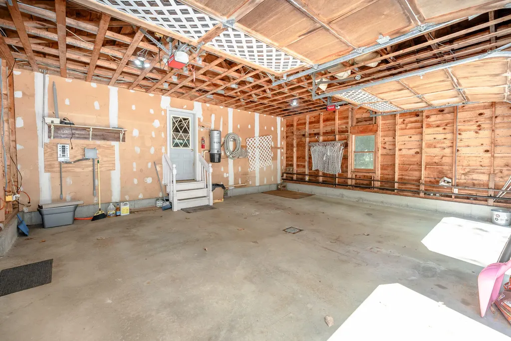 18 Briggs Lane Livermore ME 04253