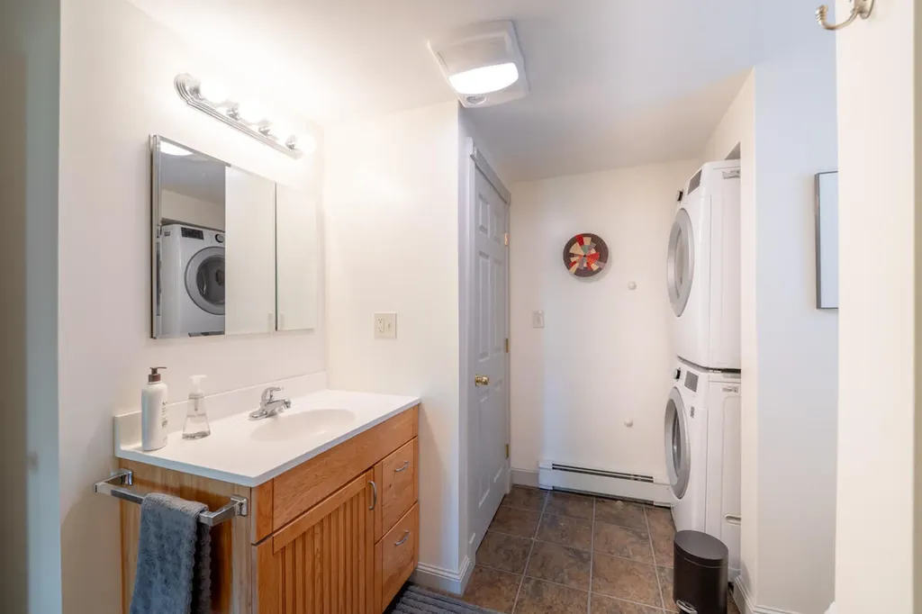 67 Winter Street Topsham ME 04086