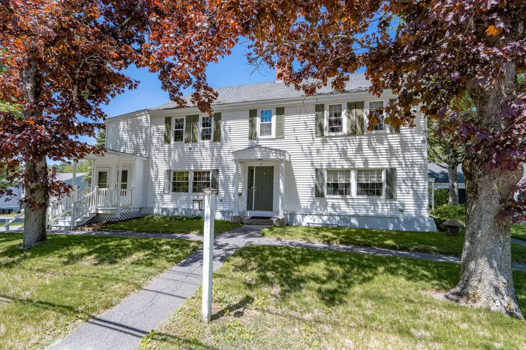 67 Winter Street Topsham ME 04086