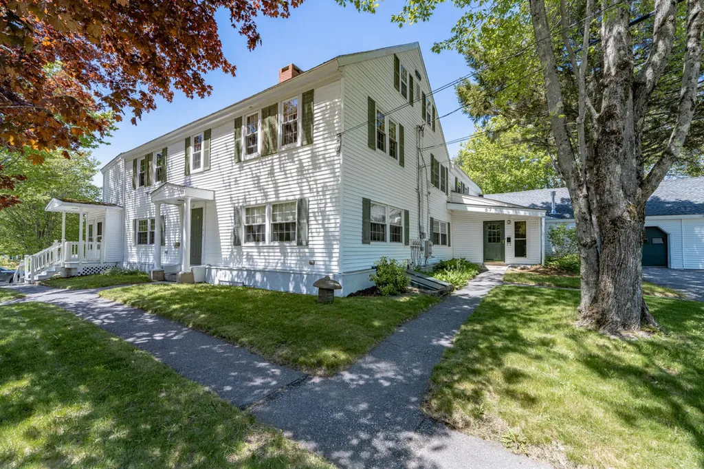 67 Winter Street Topsham ME 04086