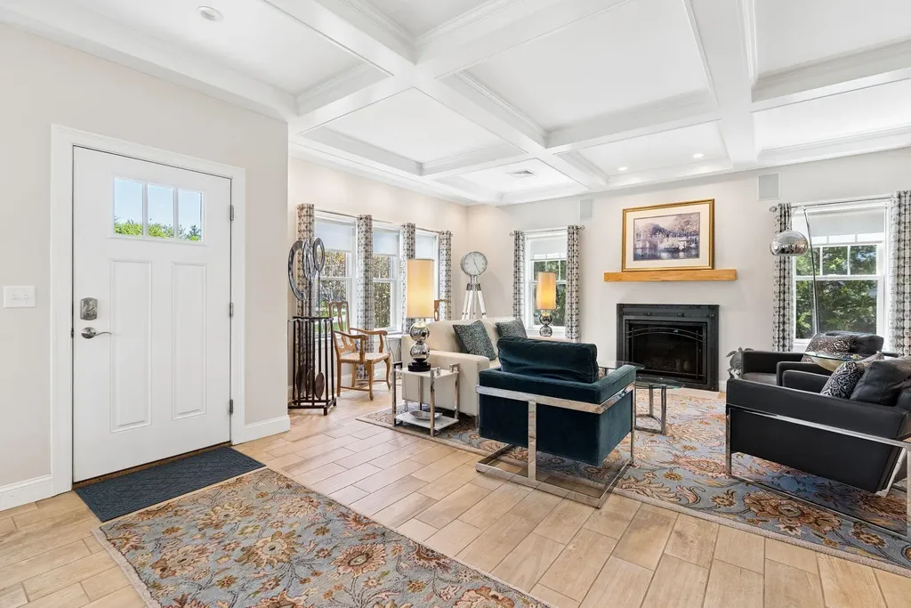 27 Ranger Lane Arundel ME 04046