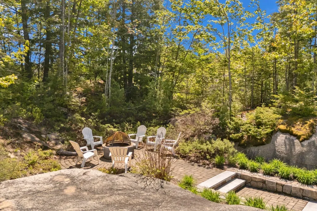 27 Ranger Lane Arundel ME 04046
