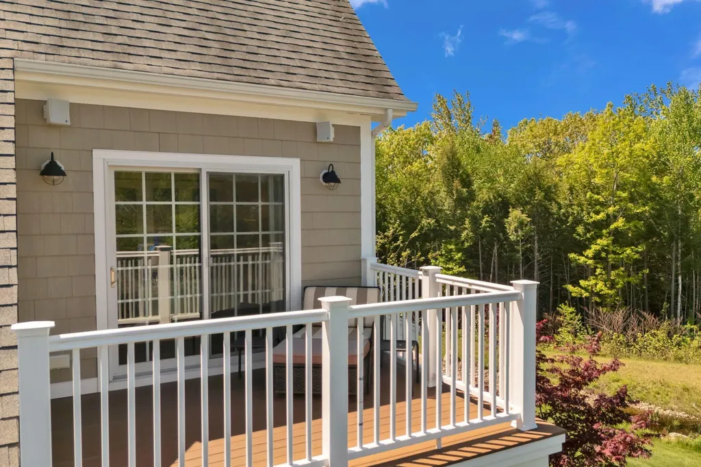 27 Ranger Lane Arundel ME 04046