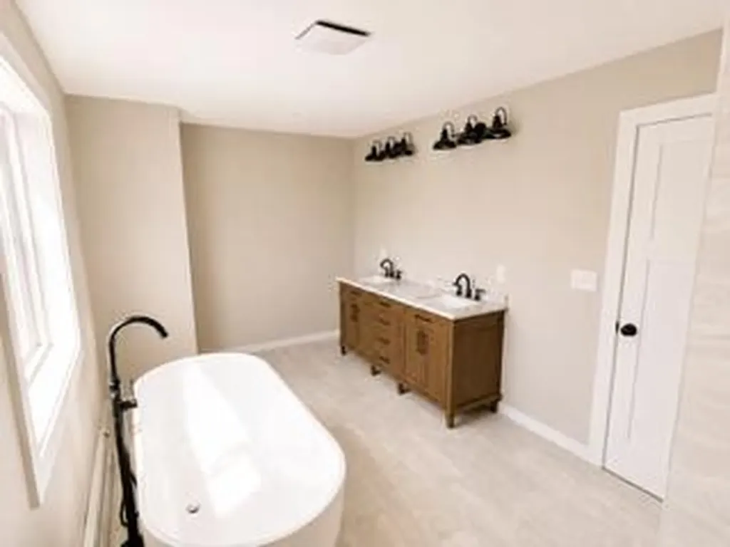136 Tenny Hill Road Raymond ME 04071
