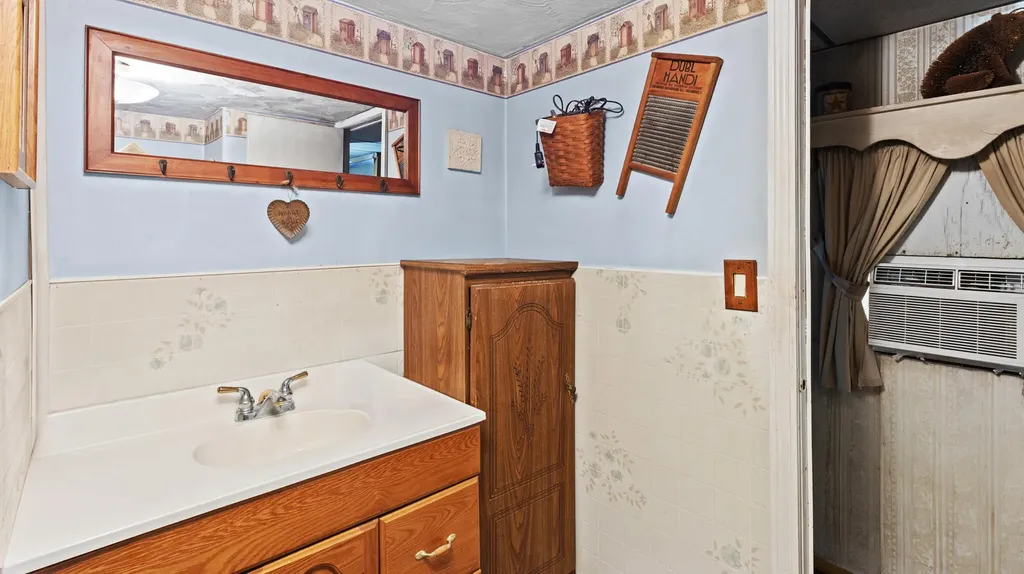 89 Dill Road Stetson ME 04488