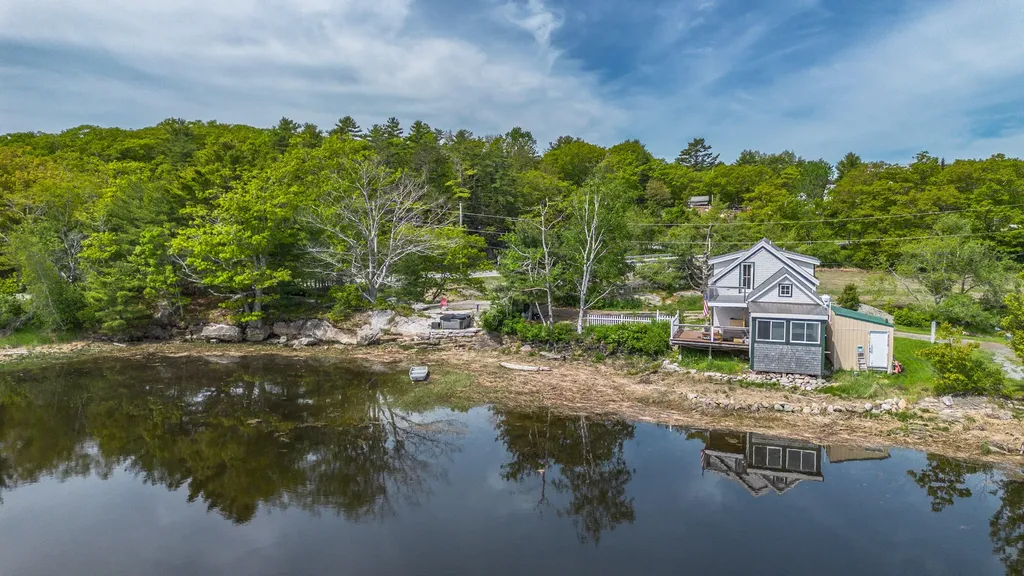 6 Egret Point Phippsburg ME 04562