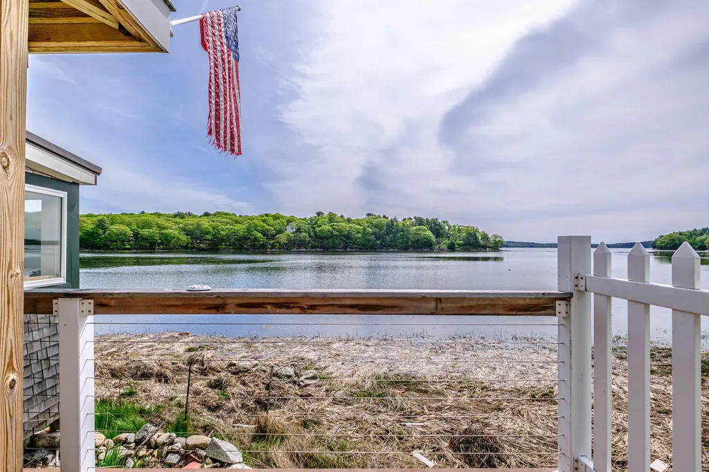 6 Egret Point Phippsburg ME 04562