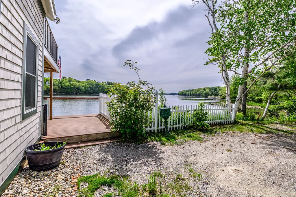6 Egret Point Phippsburg ME 04562