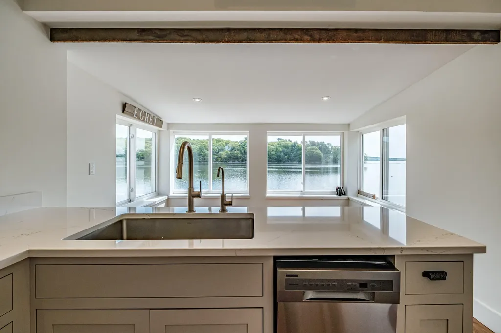 6 Egret Point Phippsburg ME 04562