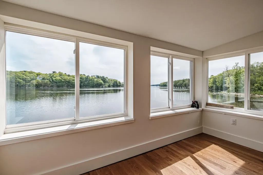 6 Egret Point Phippsburg ME 04562