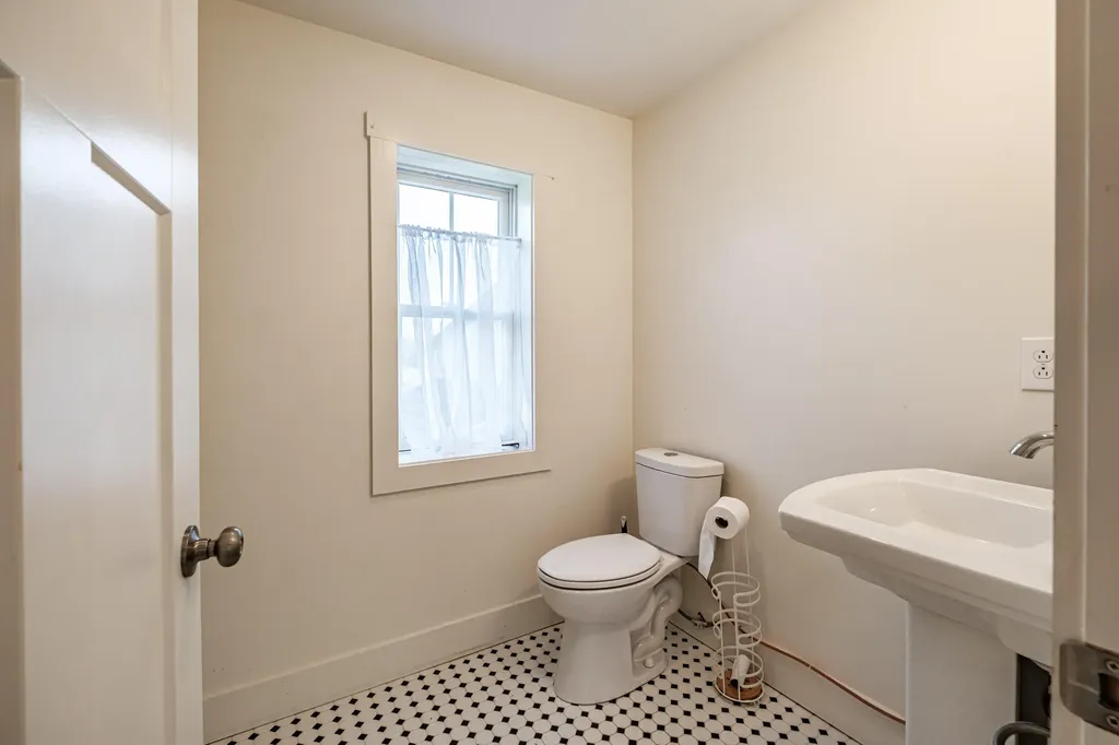 6 Egret Point Phippsburg ME 04562