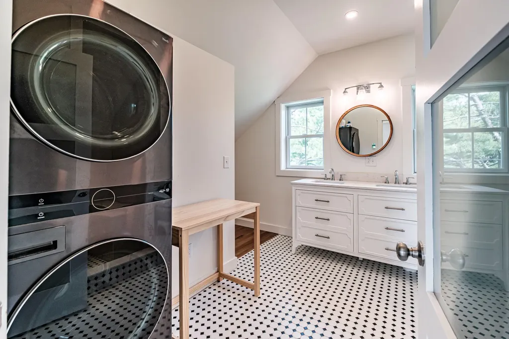 6 Egret Point Phippsburg ME 04562