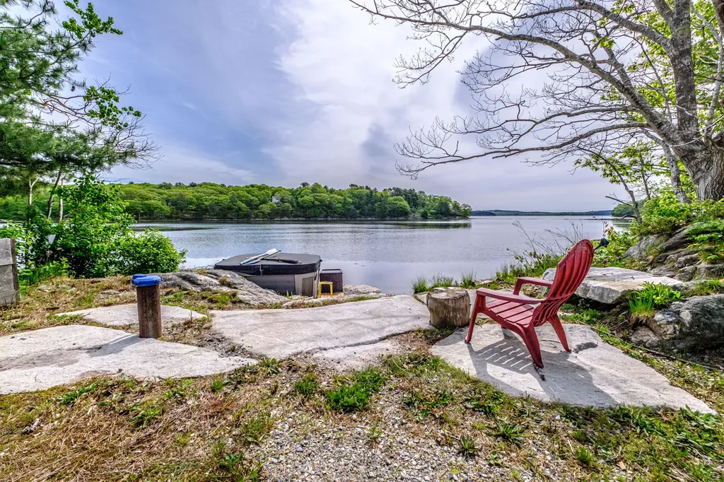 6 Egret Point Phippsburg ME 04562