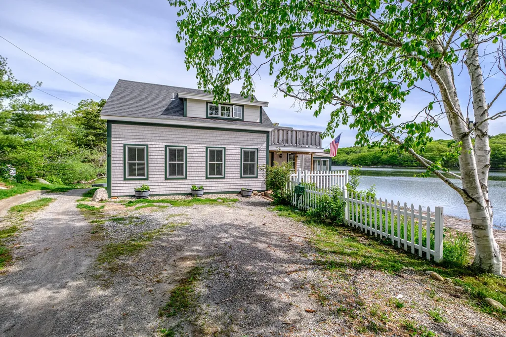 6 Egret Point Phippsburg ME 04562