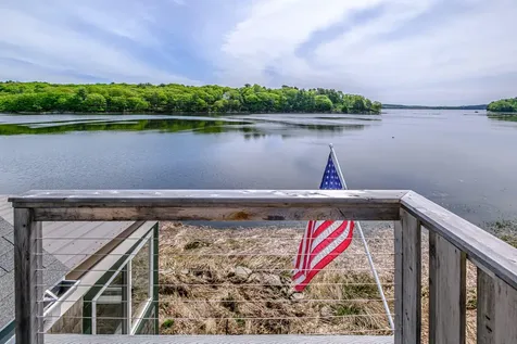 6 Egret Point Phippsburg ME 04562