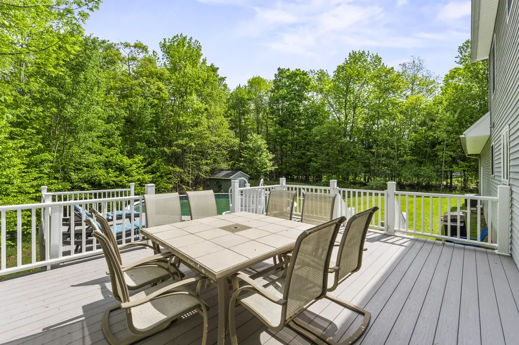 9 Tyrawley Road Farmingdale ME 04344