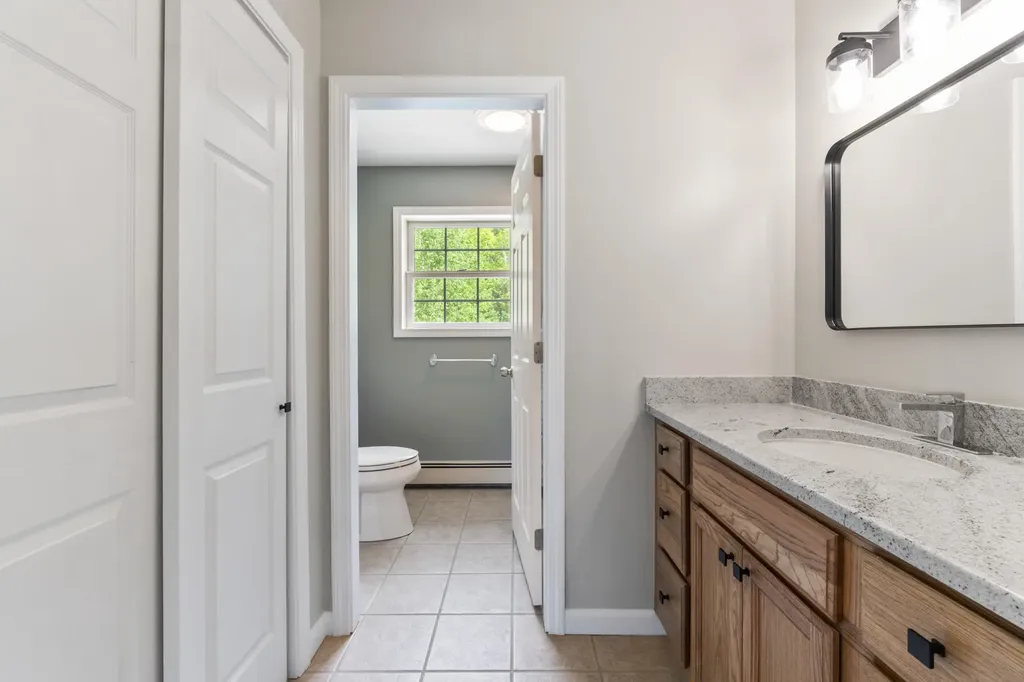 9 Tyrawley Road Farmingdale ME 04344
