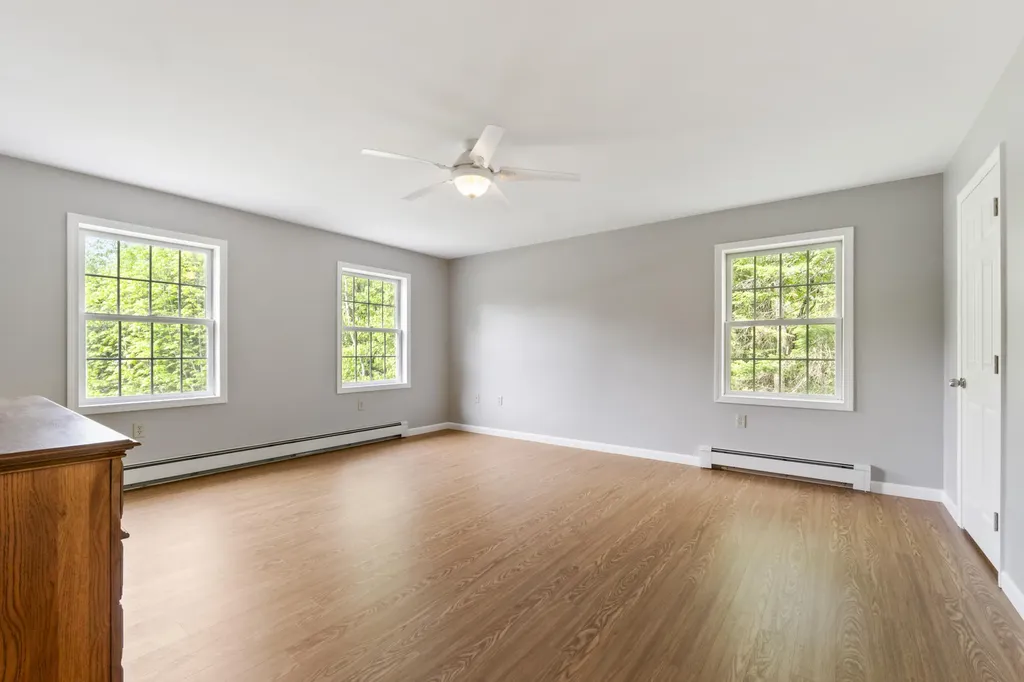 9 Tyrawley Road Farmingdale ME 04344