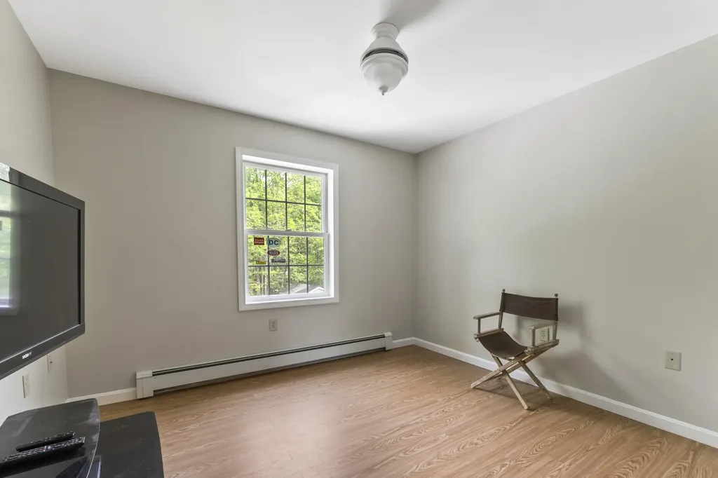 9 Tyrawley Road Farmingdale ME 04344
