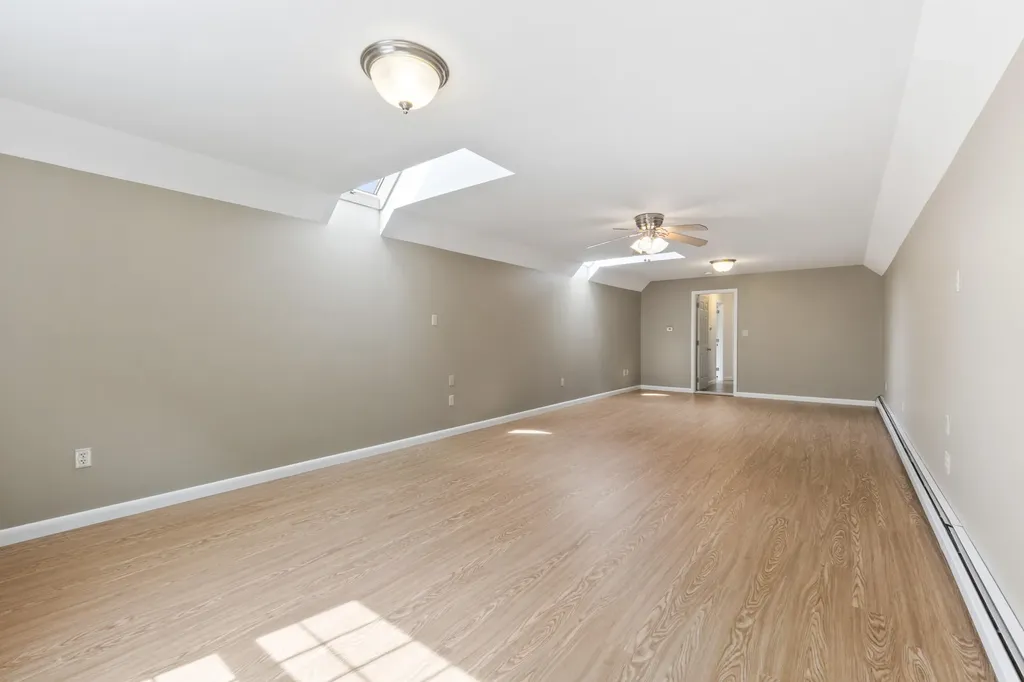9 Tyrawley Road Farmingdale ME 04344