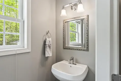 9 Tyrawley Road Farmingdale ME 04344