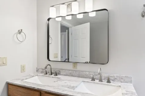 9 Tyrawley Road Farmingdale ME 04344