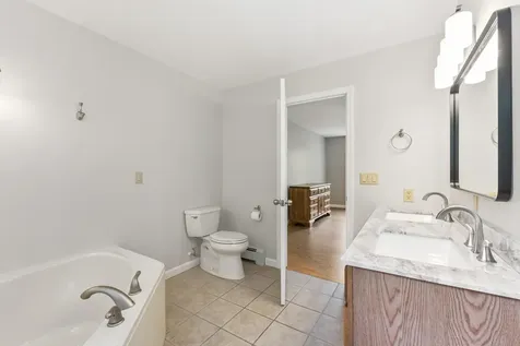 9 Tyrawley Road Farmingdale ME 04344