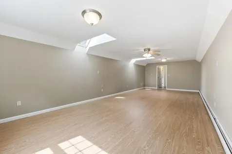 9 Tyrawley Road Farmingdale ME 04344