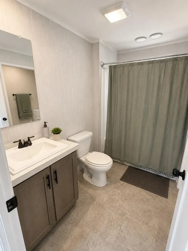 28 Hobson Avenue Veazie ME 04401