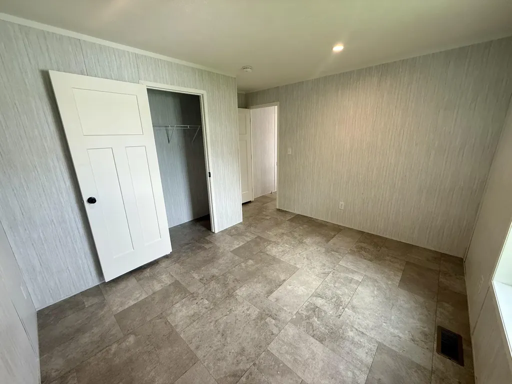 28 Hobson Avenue Veazie ME 04401
