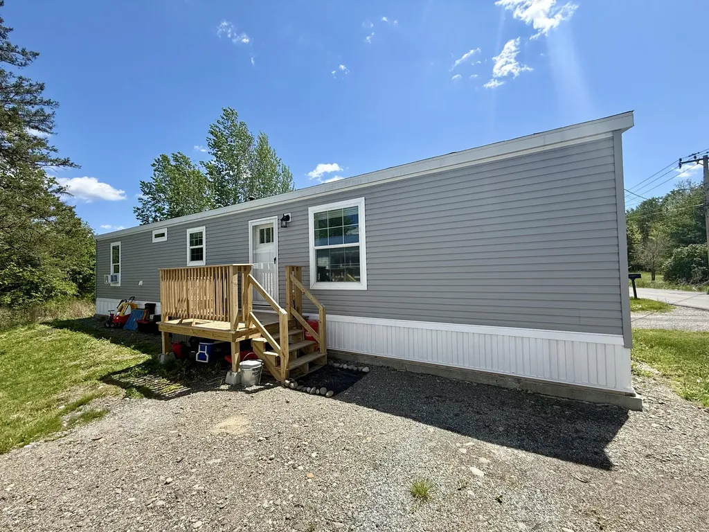 28 Hobson Avenue Veazie ME 04401