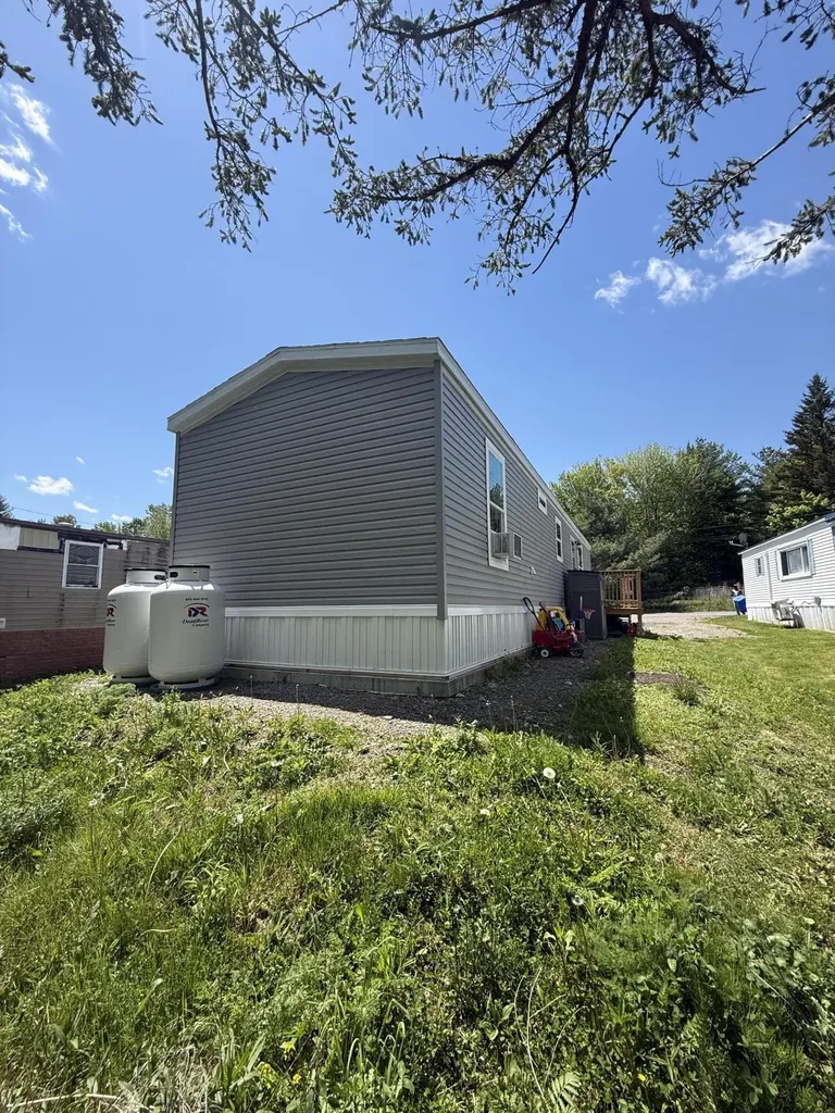 28 Hobson Avenue Veazie ME 04401