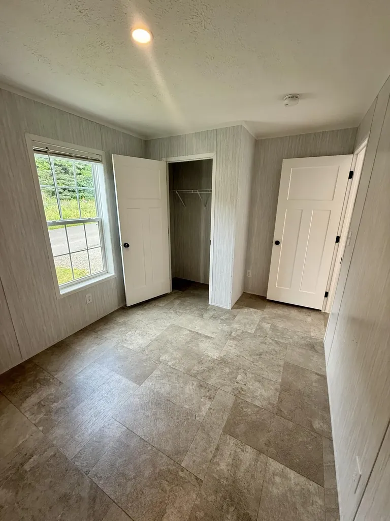28 Hobson Avenue Veazie ME 04401