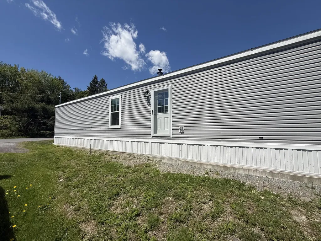 28 Hobson Avenue Veazie ME 04401