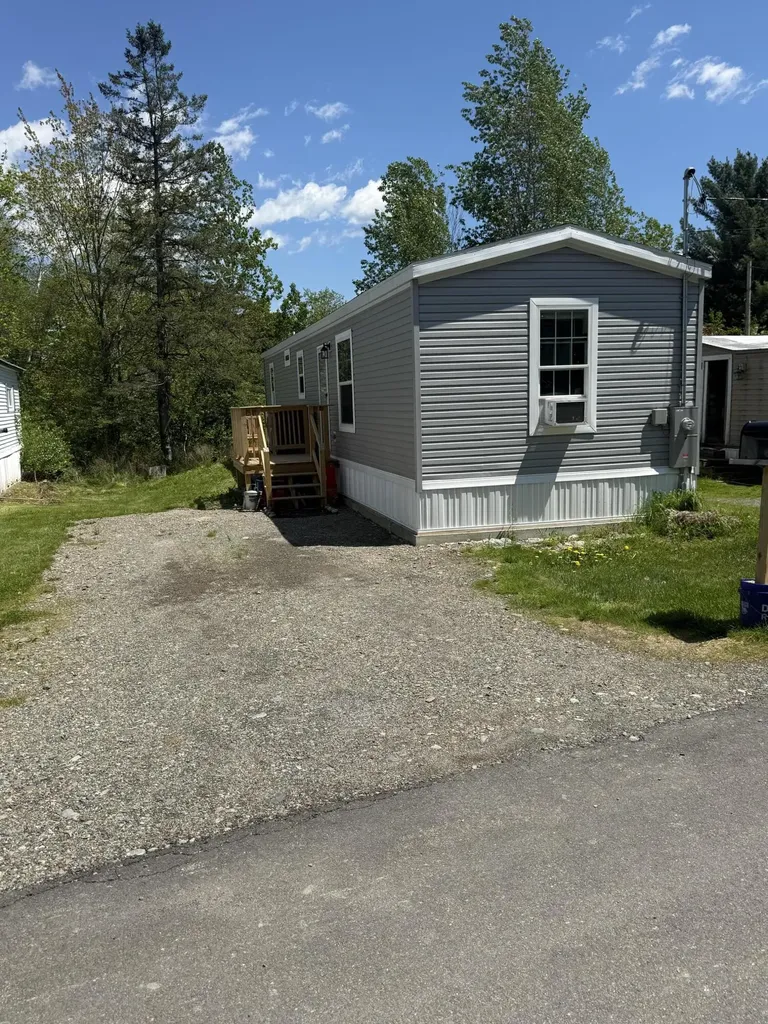 28 Hobson Avenue Veazie ME 04401