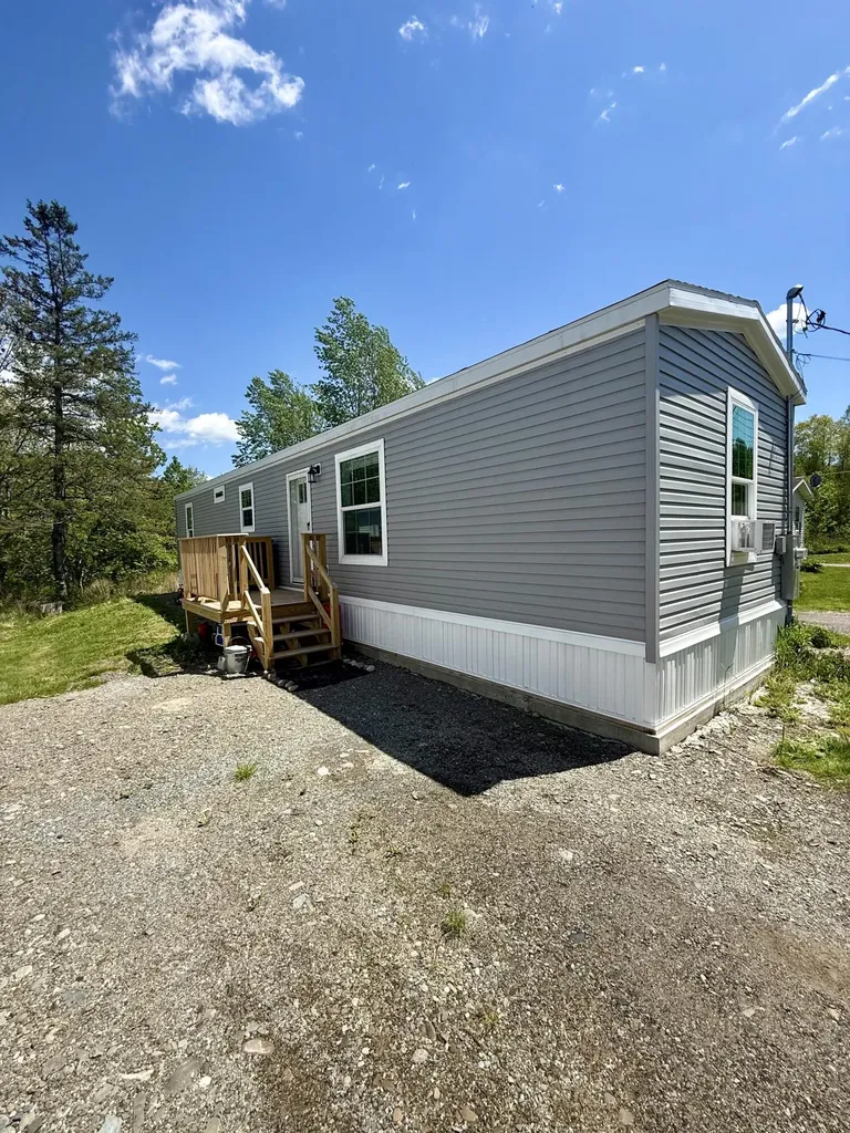 28 Hobson Avenue Veazie ME 04401