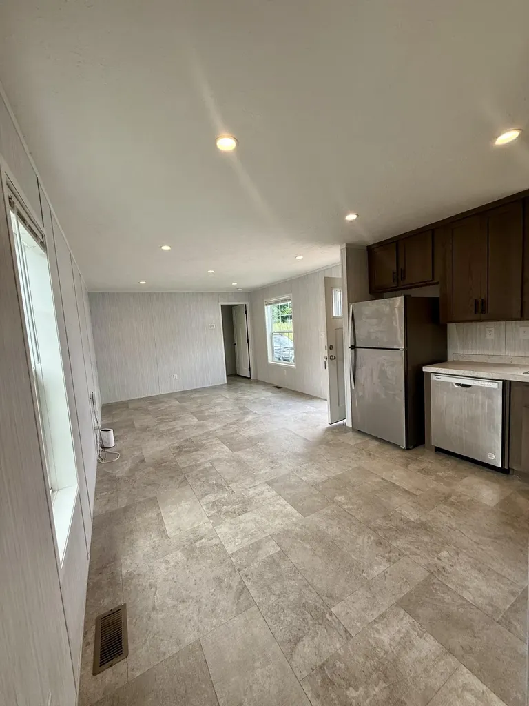 28 Hobson Avenue Veazie ME 04401