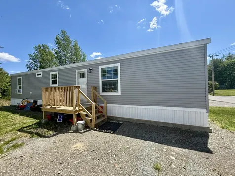 28 Hobson Avenue Veazie ME 04401